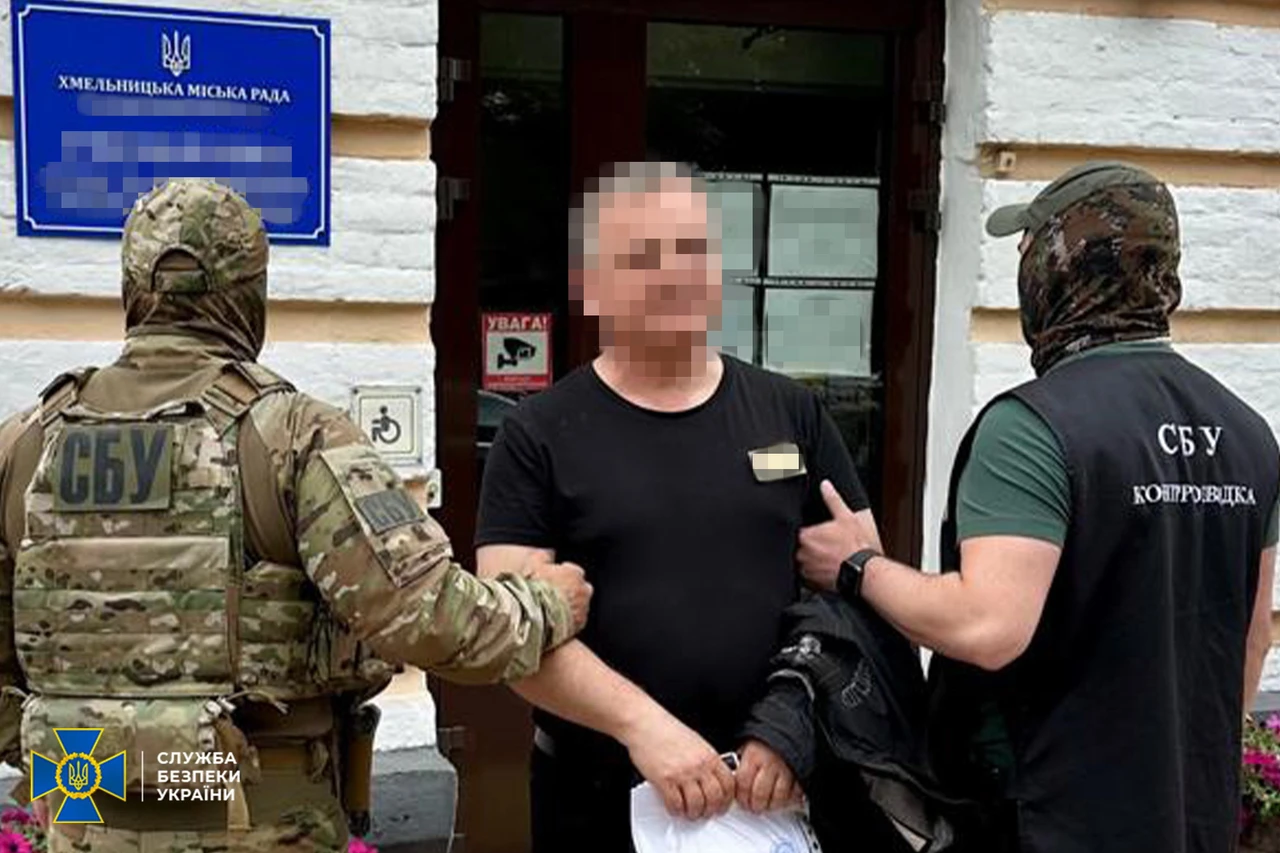 СБУ затримала чиновника Хмельницької міськради, який почав працювати на російське ФСБ