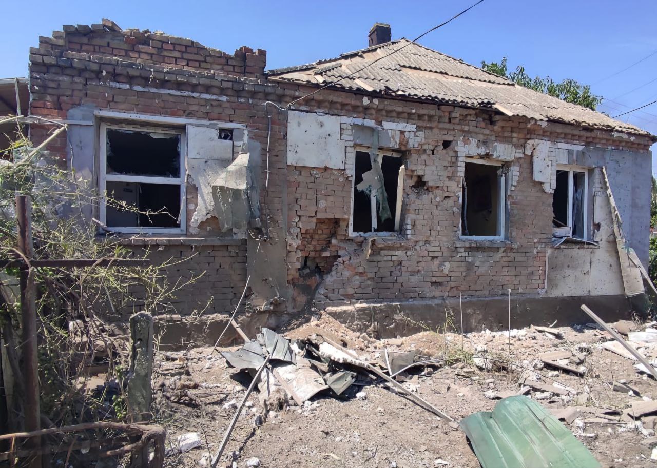 Росіяни обстріляли Нікопольщину з артилерії та БпЛА: ОВА показала фото наслідків