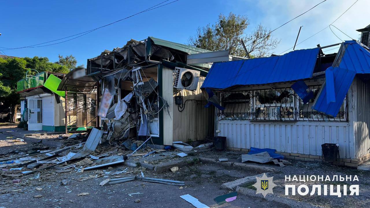 Ворожий удар авіабомбою по Мирнограду: в поліції показали наслідки (відео)