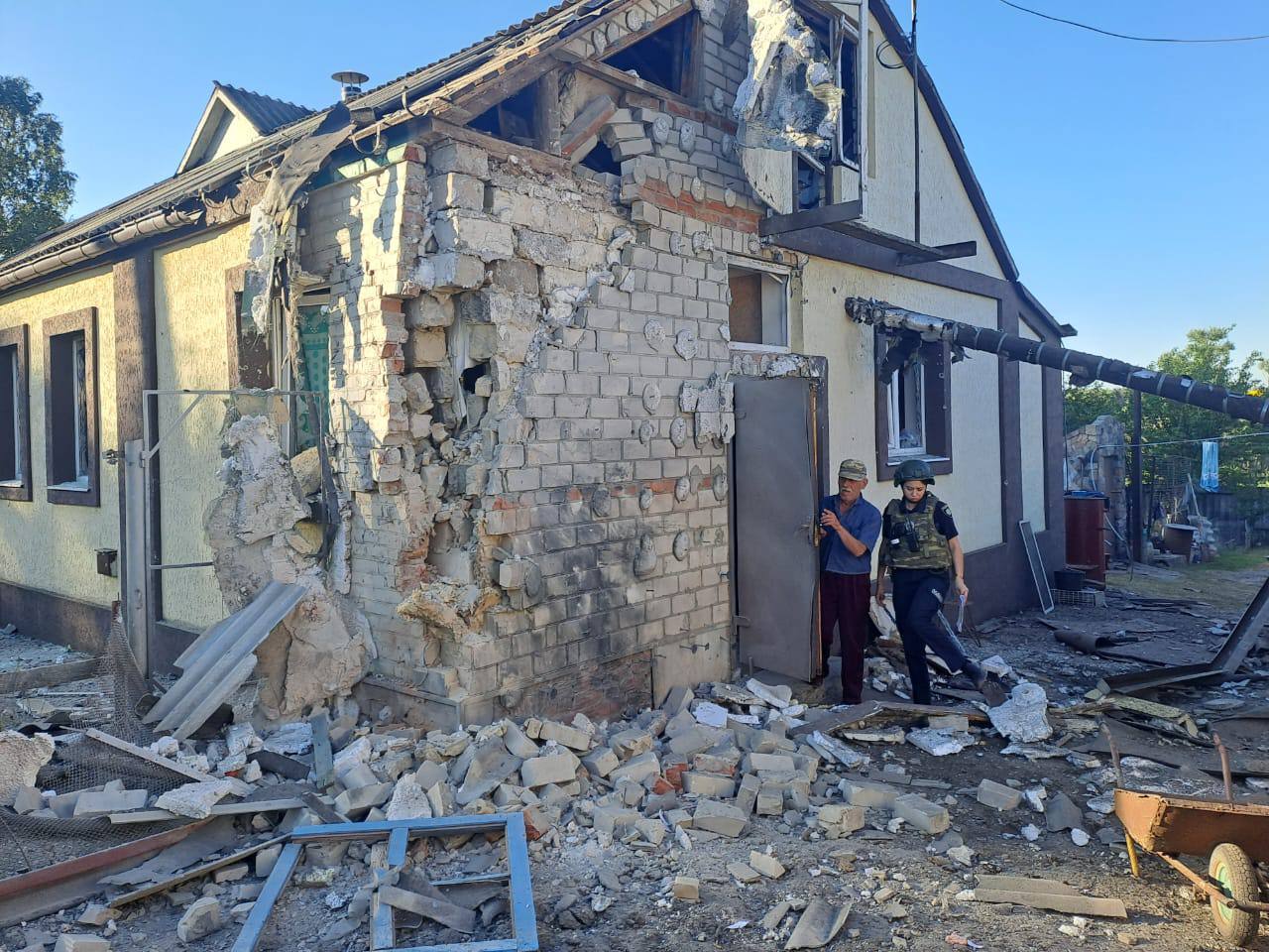 Росіяни обстріляли селище Буди на Харківщині: багато постраждалих, є жертви